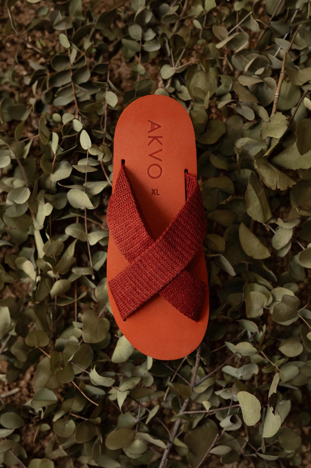 <h1>Crossover<br/>woven straps</h1>